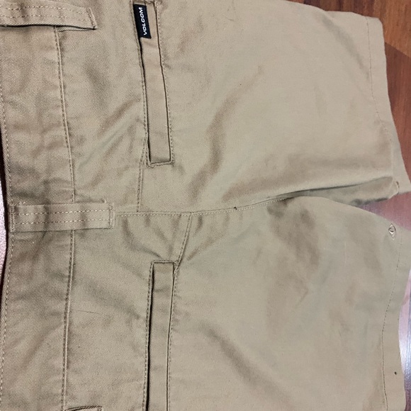 Boys 10/12 Volcom shorts and Polo t-shirt - Picture 8 of 9